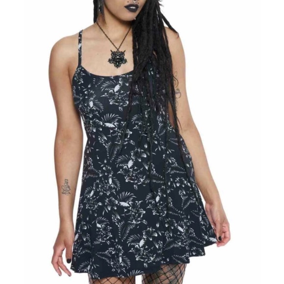 Killstar Dresses & Skirts - Killstar Shell Yeah Black Floral Pentagram Back Sundress XL NWT